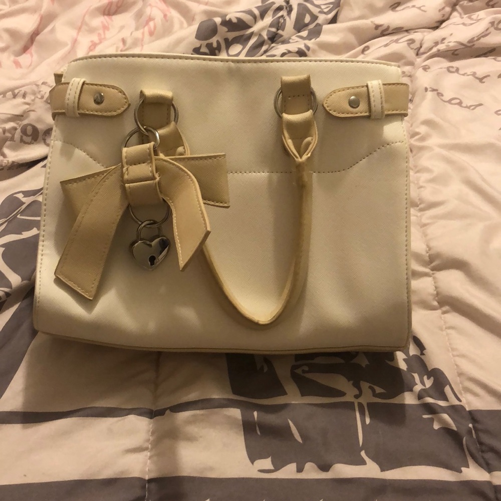 Claires bag